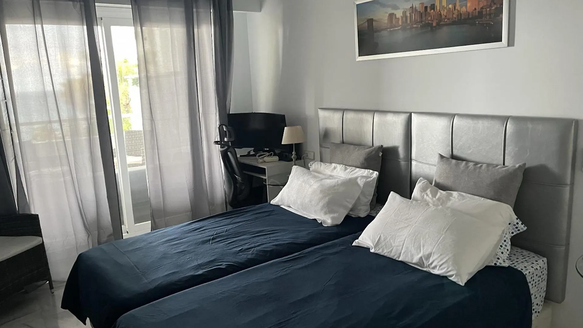 アパート Apartamento Puerta De マルベーリャ